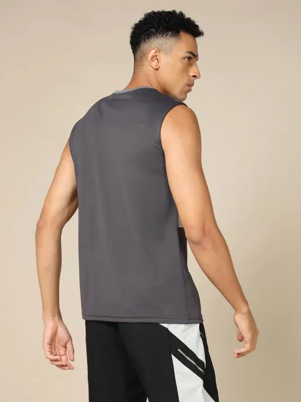 Men Colorblock Slim Fit Crew Neck Innerwear Vest with TECHNO COOL 