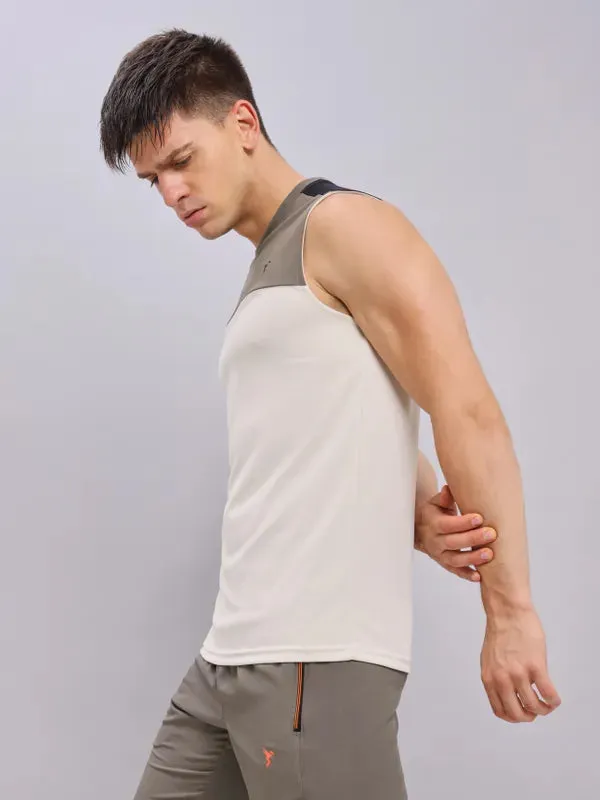 Men Colorblock Slim Fit Crew Neck Innerwear Vest with TECHNO COOL 