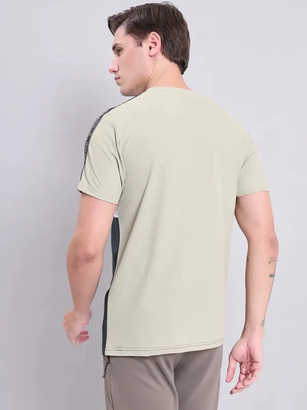 Men Colorblock Slim Fit Crew Neck T-shirt with MATPIQ