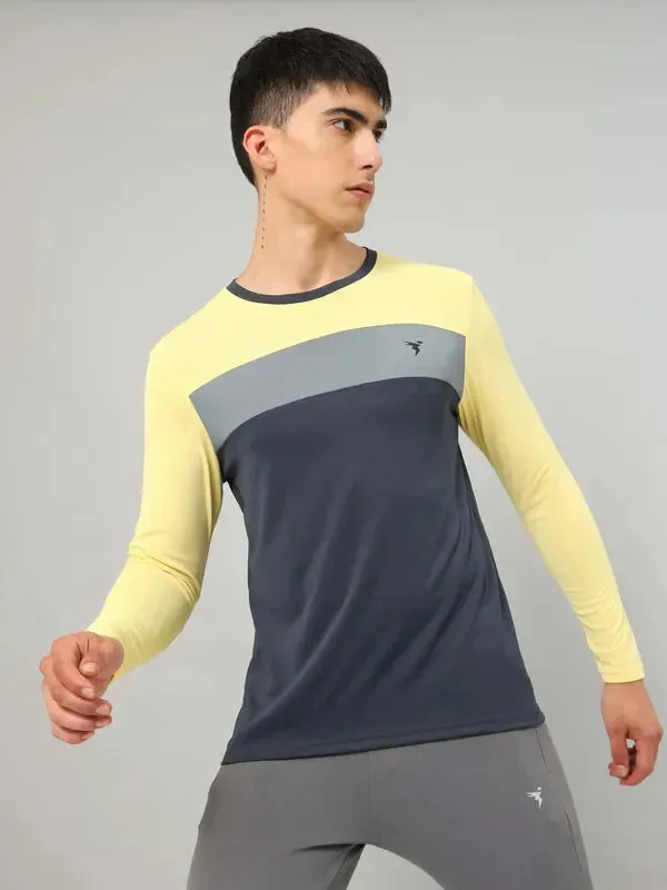 Men Colorblock Slim Fit Crew Neck T-shirt with MATPIQ