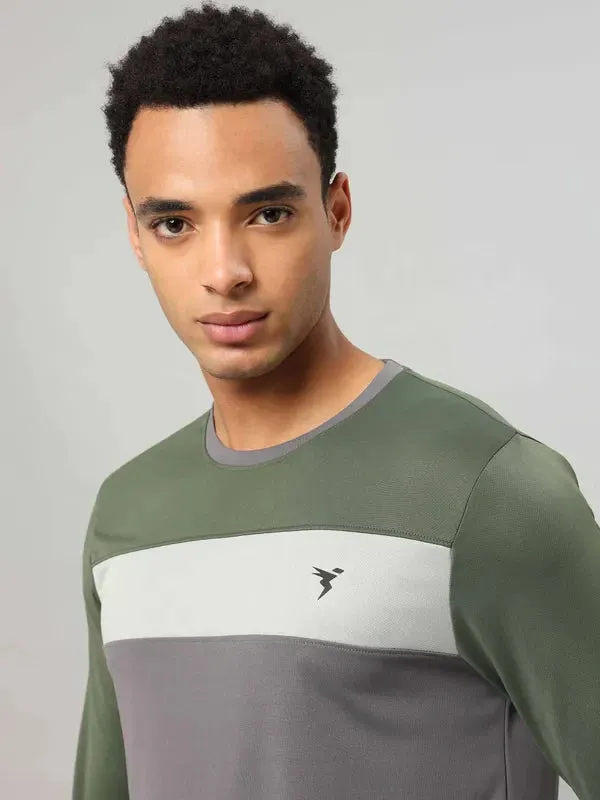 Men Colorblock Slim Fit Crew Neck T-shirt with MATPIQ