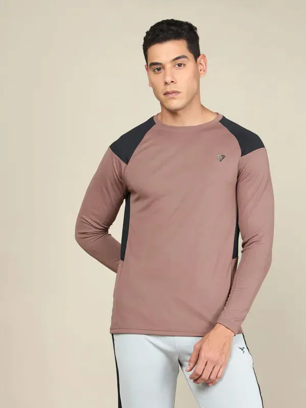 Men Colorblock Slim Fit Crew Neck T-shirt with TECHNO COOL 