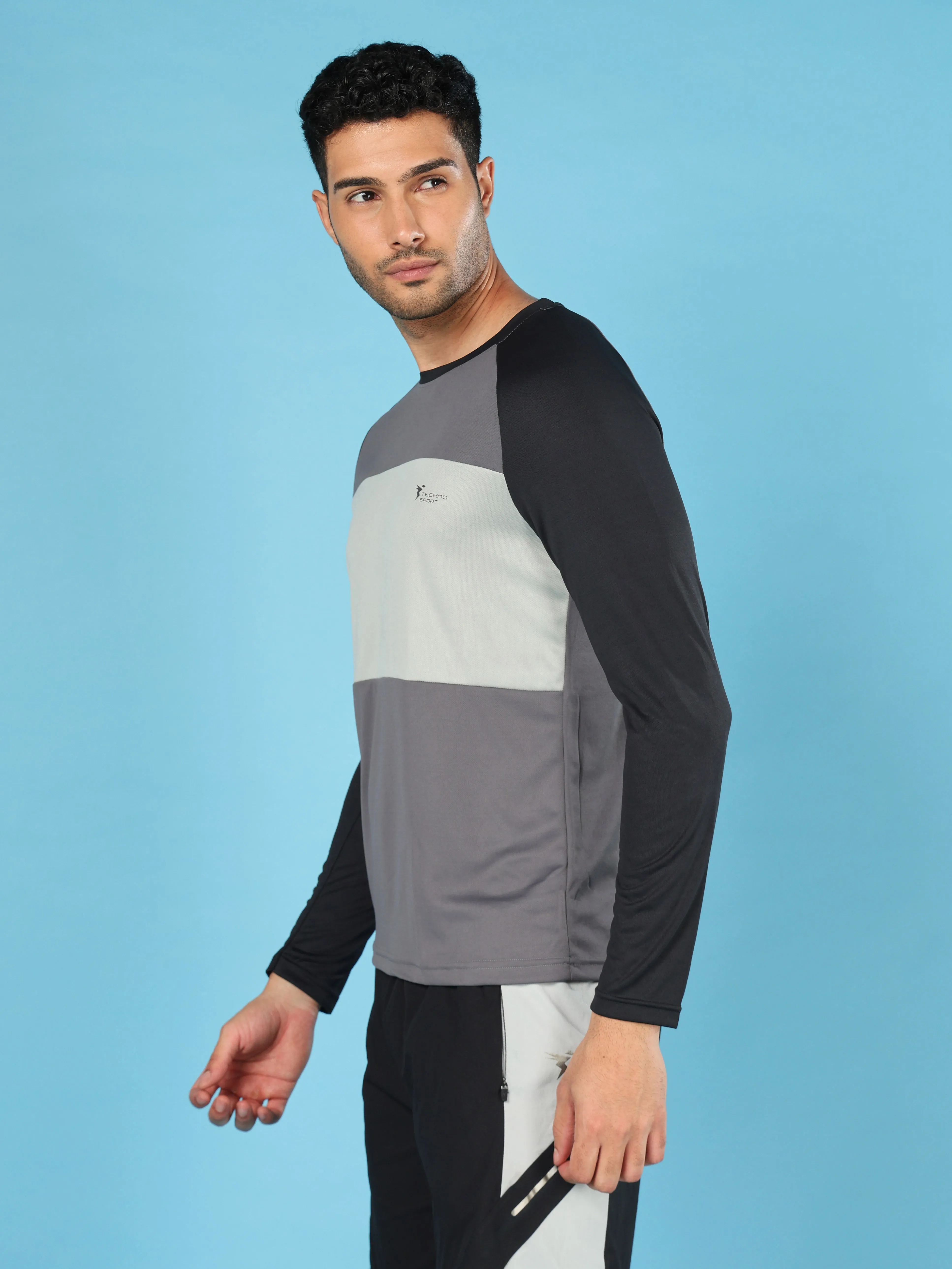 Men Colorblock Slim Fit Crew Neck T-shirt with TECHNO COOL 