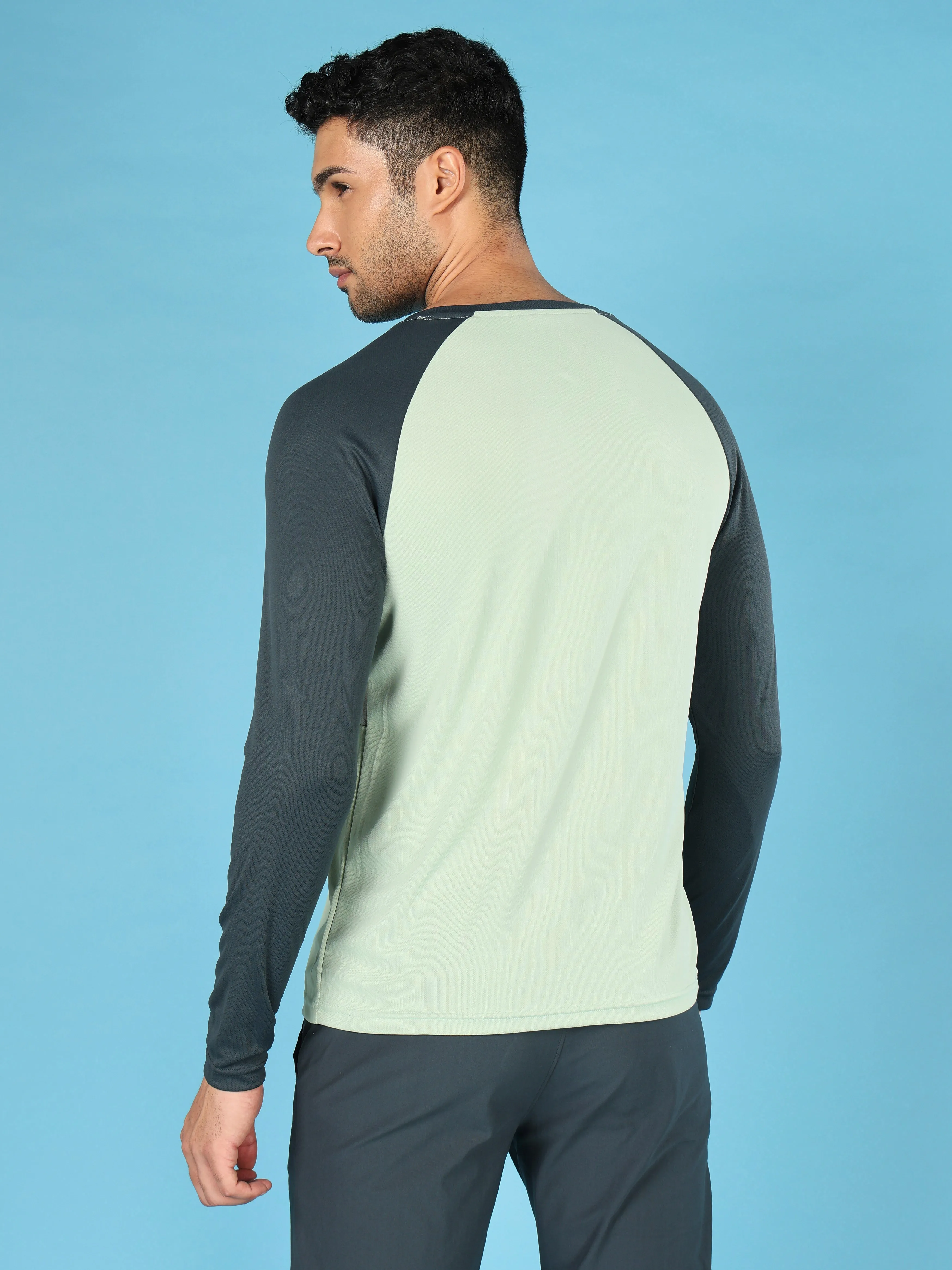 Men Colorblock Slim Fit Crew Neck T-shirt with TECHNO COOL 