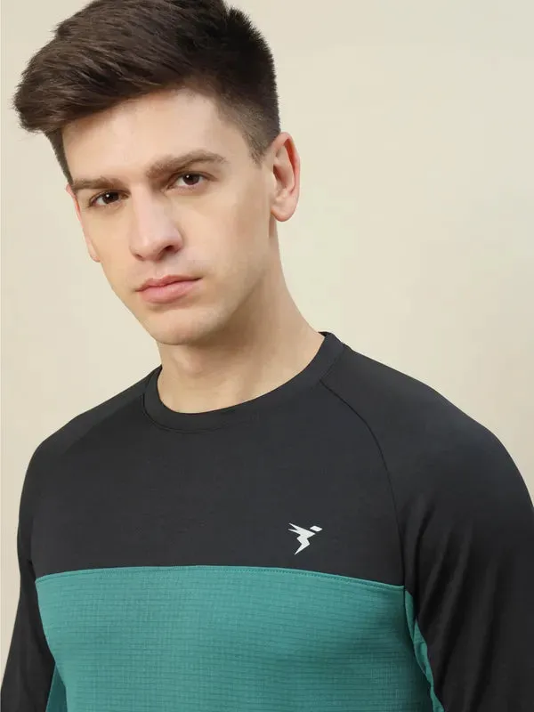 Men Colorblock Slim Fit Crew Neck T-shirt with TECHNO COOL 