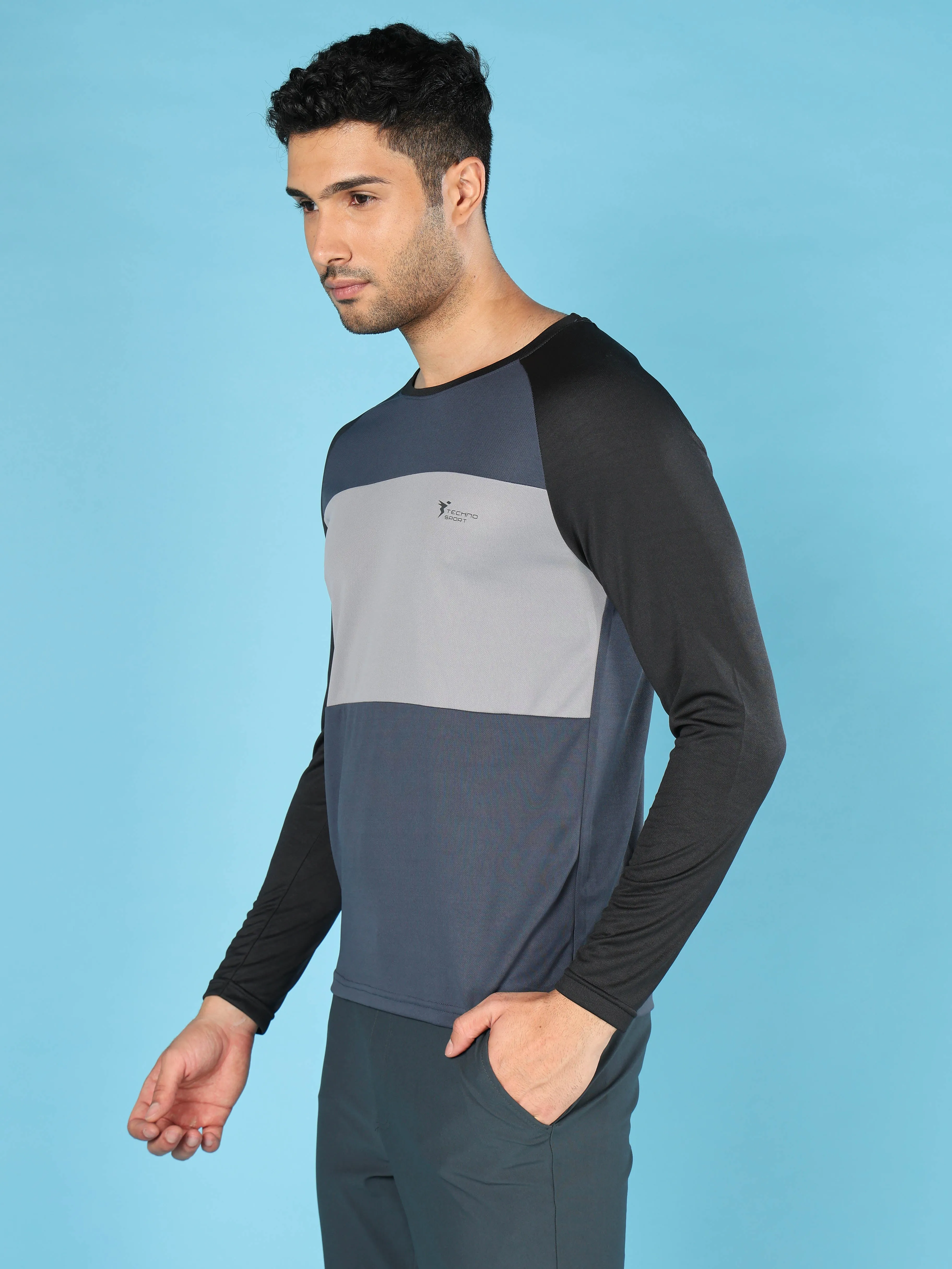 Men Colorblock Slim Fit Crew Neck T-shirt with TECHNO COOL 