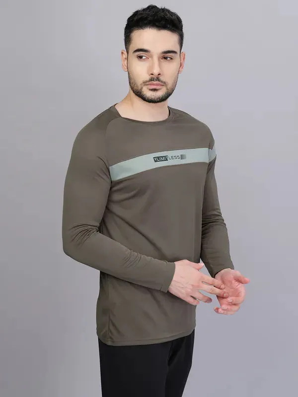 Men Colorblock Slim Fit Crew Neck T-shirt with TECHNO COOL 