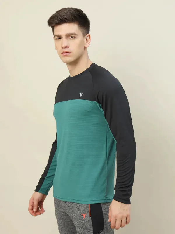 Men Colorblock Slim Fit Crew Neck T-shirt with TECHNO COOL 