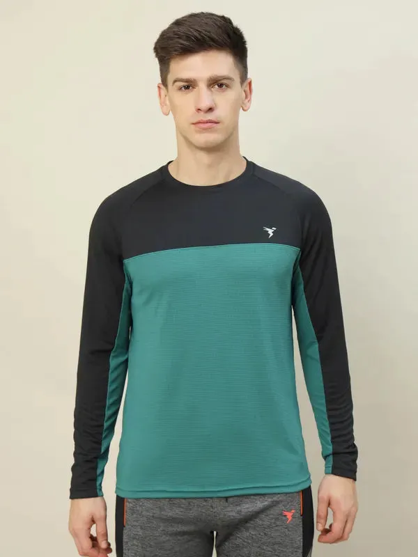 Men Colorblock Slim Fit Crew Neck T-shirt with TECHNO COOL 