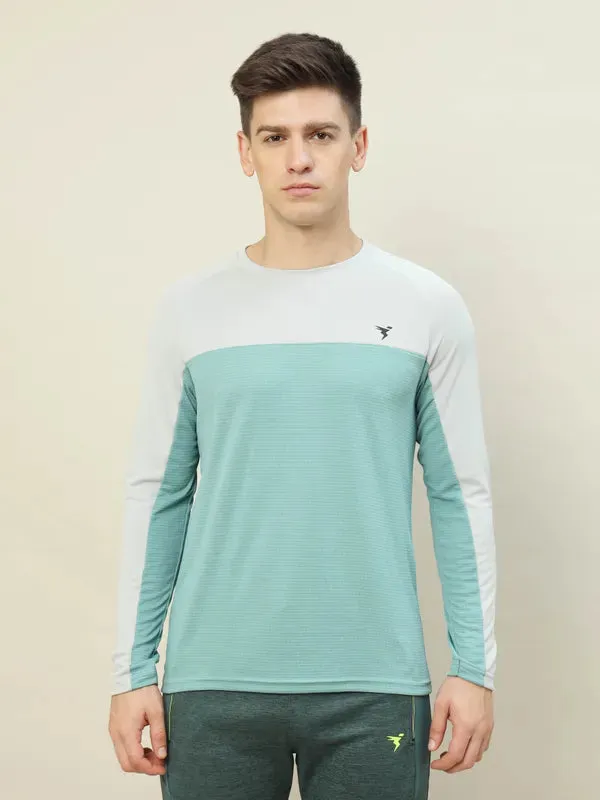 Men Colorblock Slim Fit Crew Neck T-shirt with TECHNO COOL 