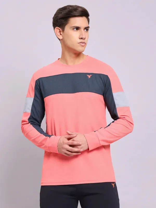 Men Colorblock Slim Fit Crew Neck T-shirt with TECHNOLITE