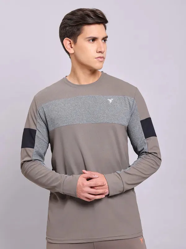 Men Colorblock Slim Fit Crew Neck T-shirt with TECHNOLITE