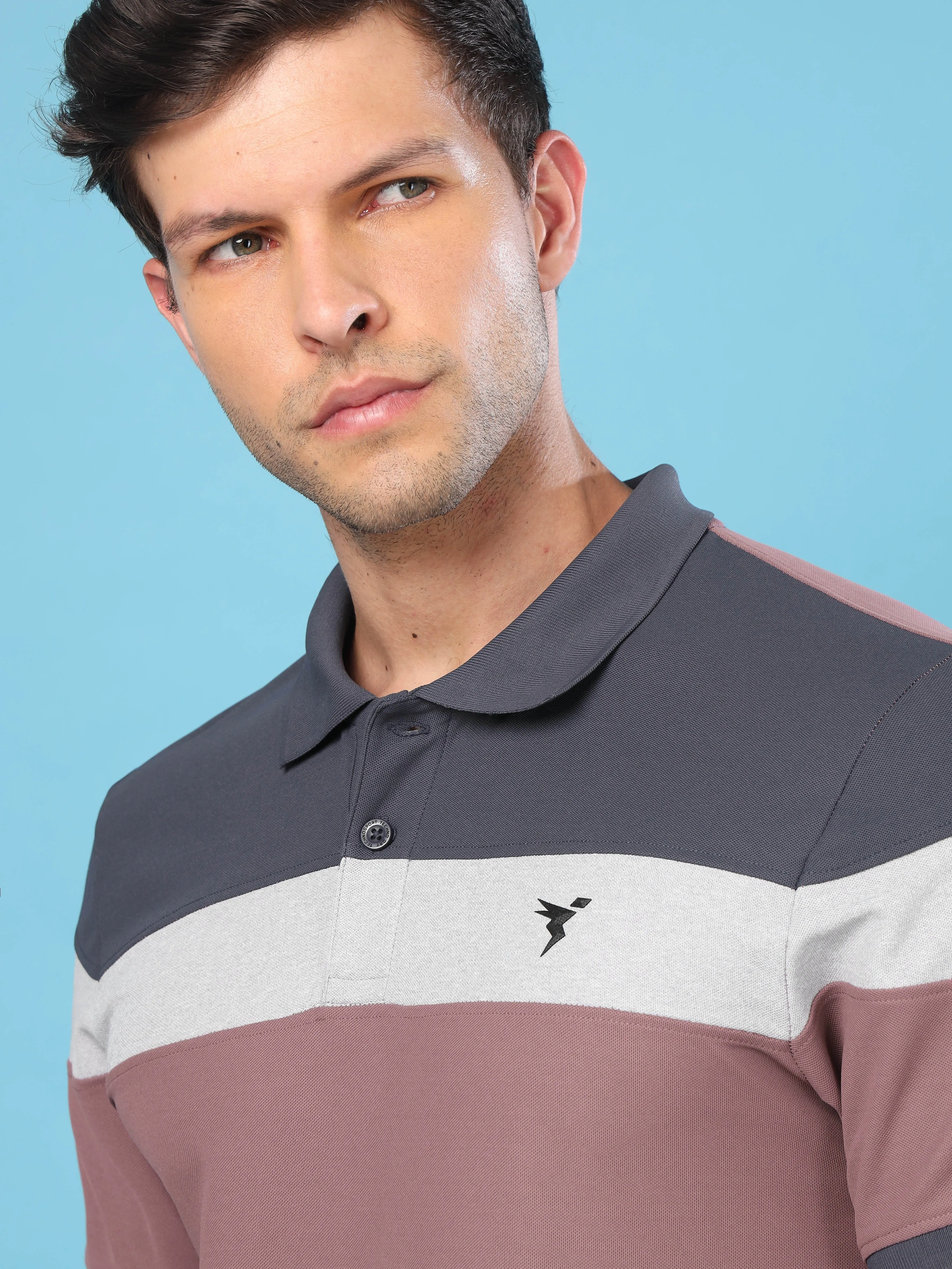 Men Colorblock Slim Fit Polo T-shirt with MATPIQ