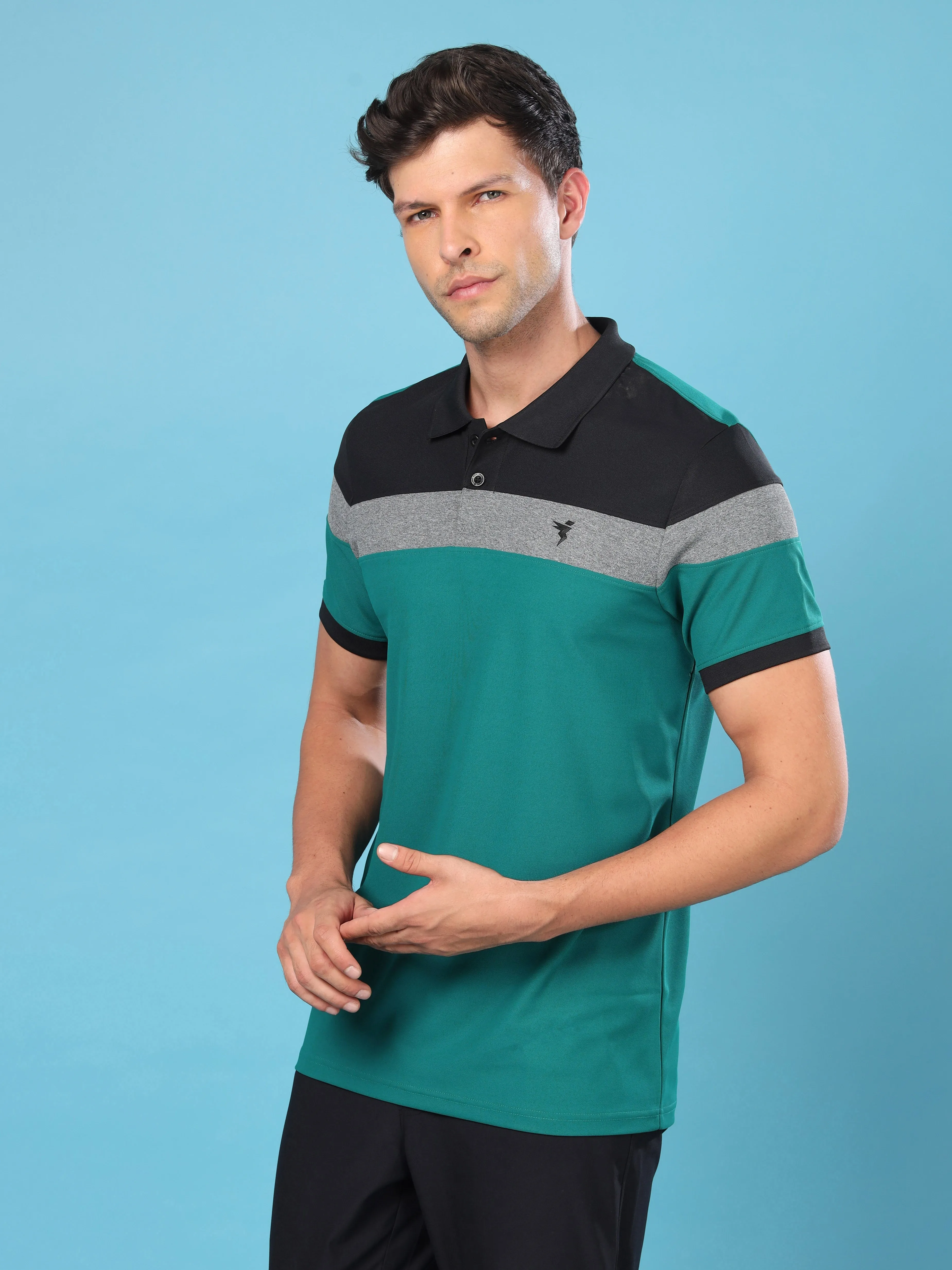 Men Colorblock Slim Fit Polo T-shirt with MATPIQ