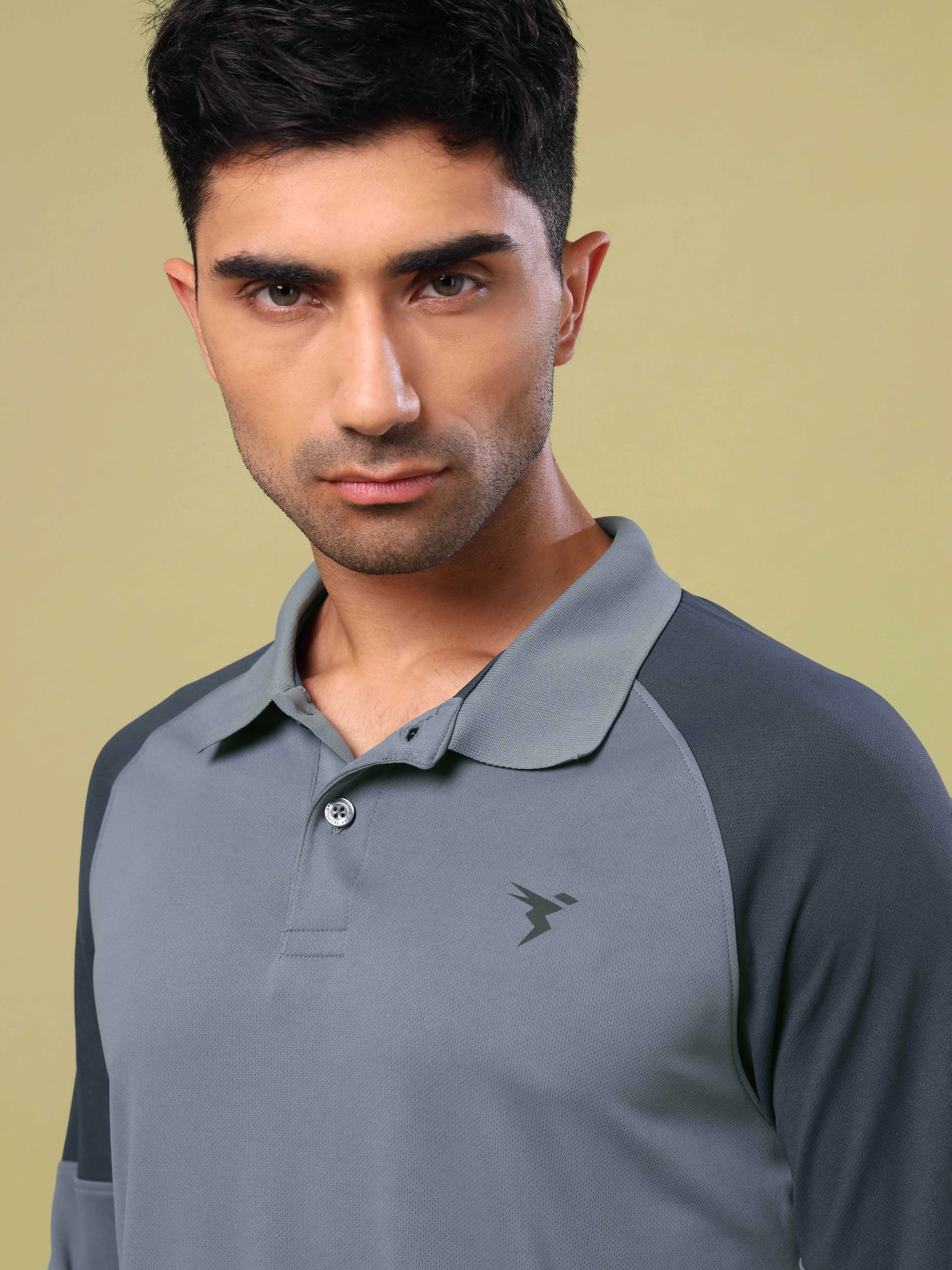 Men Colorblock Slim Fit Polo T-shirt with TECHNO COOL 