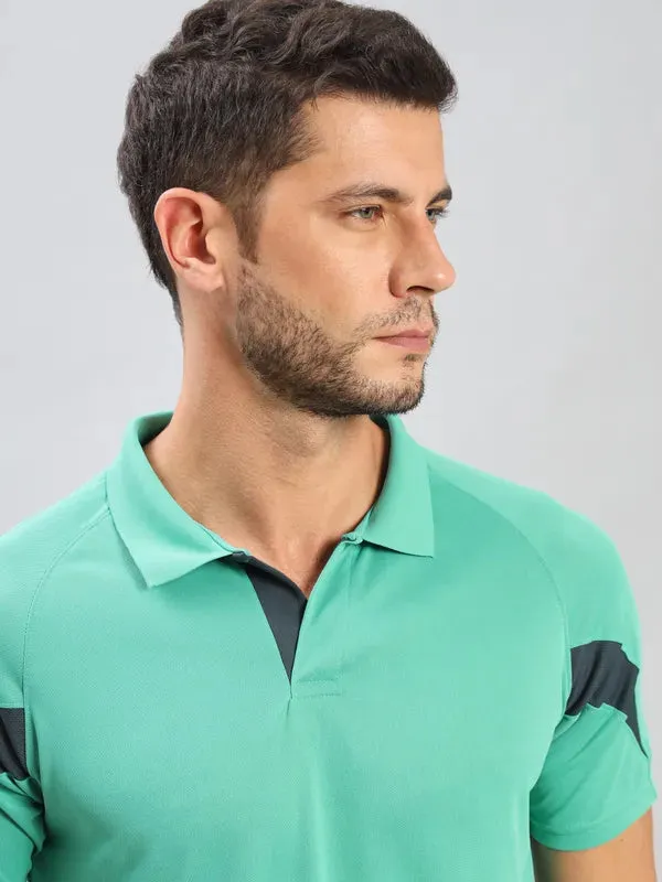 Men Colorblock Slim Fit Polo T-shirt with TECHNO COOL 