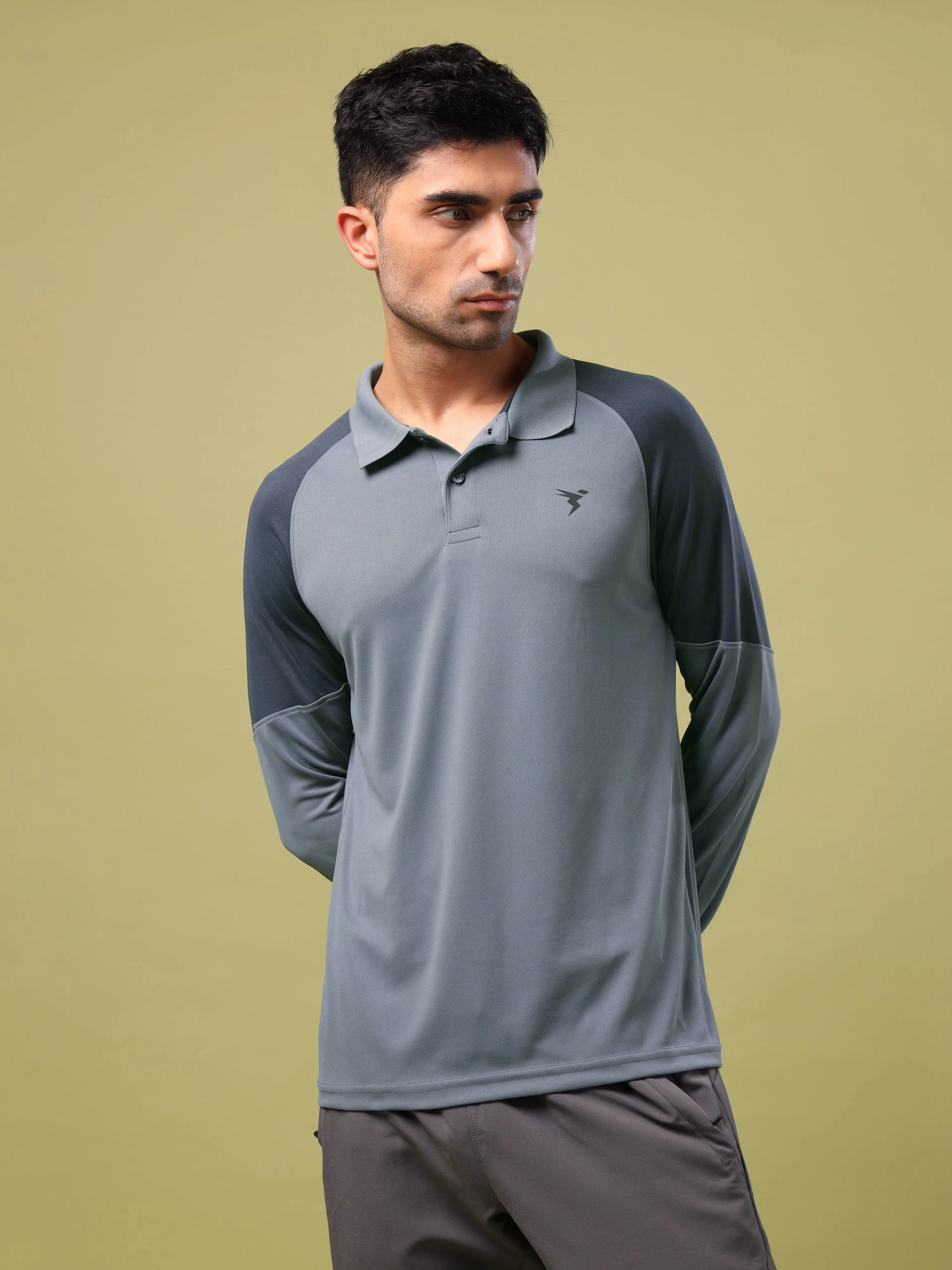 Men Colorblock Slim Fit Polo T-shirt with TECHNO COOL 