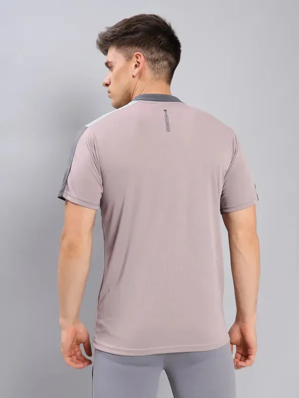 Men Colorblock Slim Fit Polo T-shirt with TECHNO COOL 