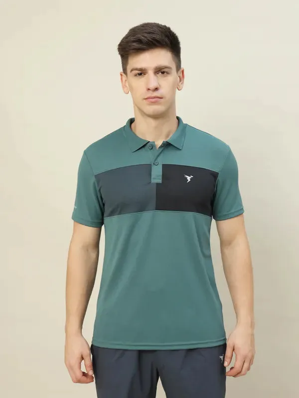 Men Colorblock Slim Fit Polo T-shirt with TECHNO COOL 