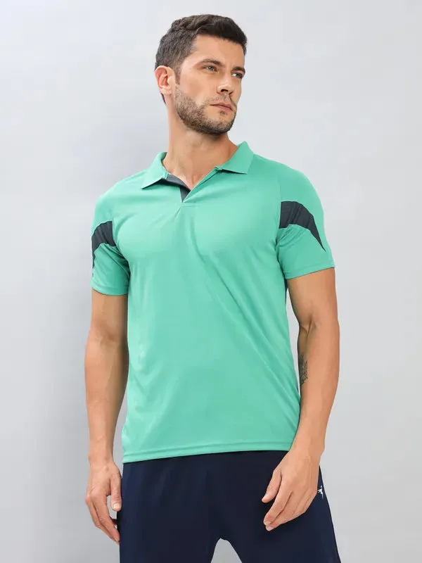 Men Colorblock Slim Fit Polo T-shirt with TECHNO COOL 