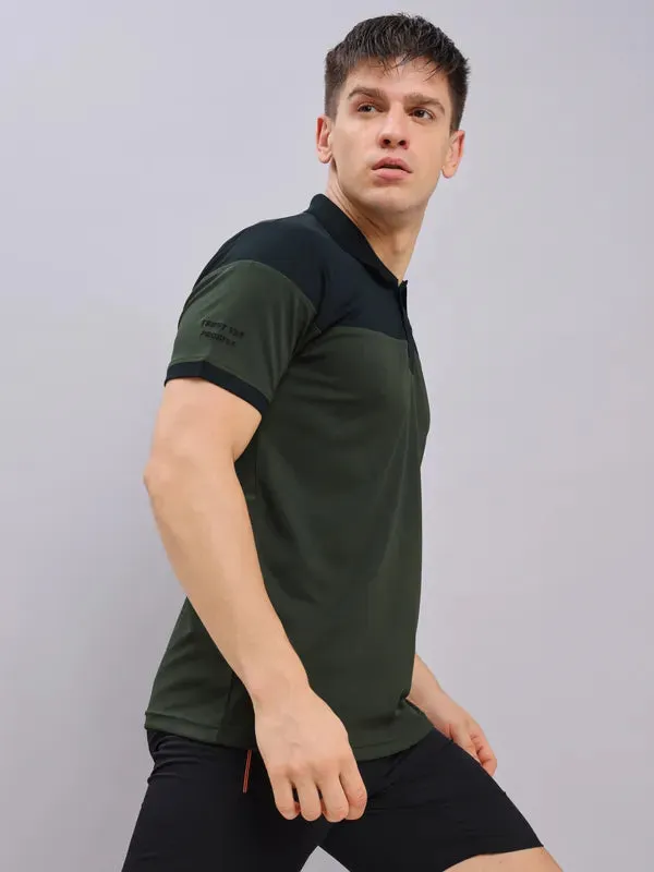 Men Colorblock Slim Fit Polo T-shirt with TECHNO DRY